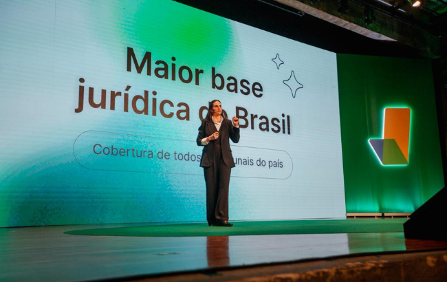 Leitura de processo virou o primeiro trabalho que o escritório entregou à IA: Jus IA chega a 300 mil profissionais por mês