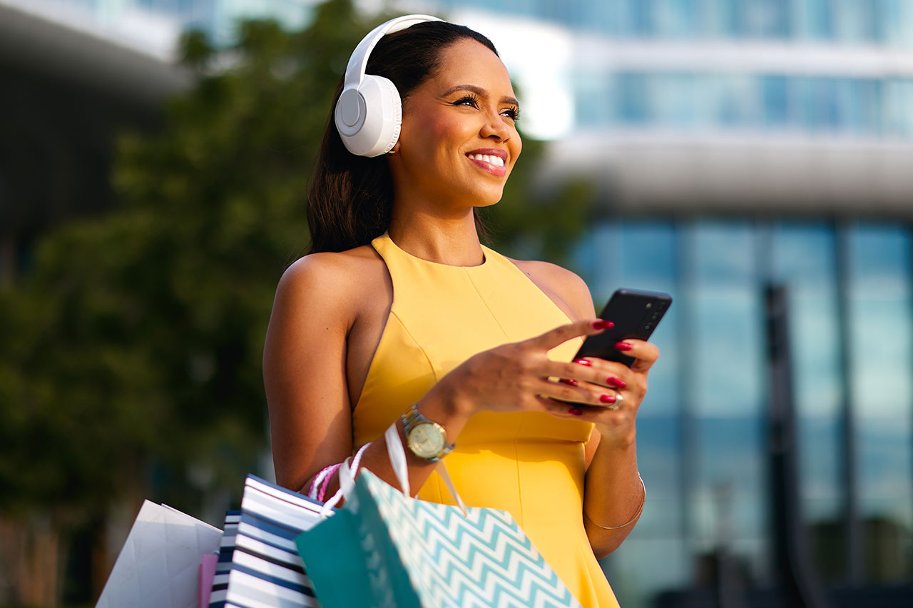 Publicidade digital no Brasil cresce 12,7% e chega a R$ 42,7 bilhões em 2025, aponta IAB