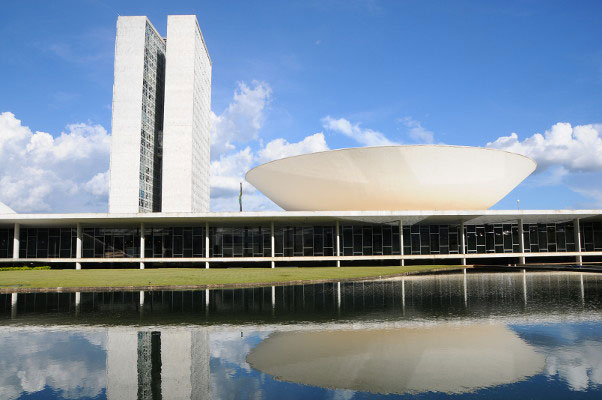 O marco legal da IA no Brasil não saiu: onde o PL 2338/2023 travou na Câmara dos Deputados